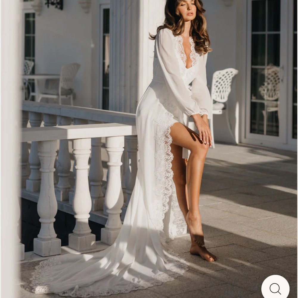 Vivian Lace Trim Maxi With Train - Includes Slip × 1